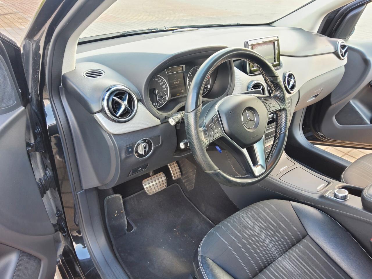 Mercedes-benz B 200 CDI Premium