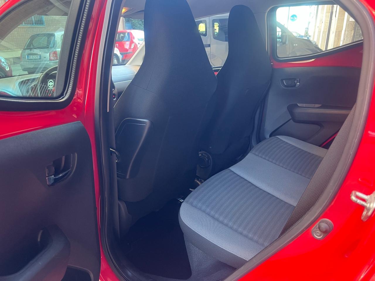 Toyota Aygo 1.0 VVT-i 72 CV 5 porte x-clusiv