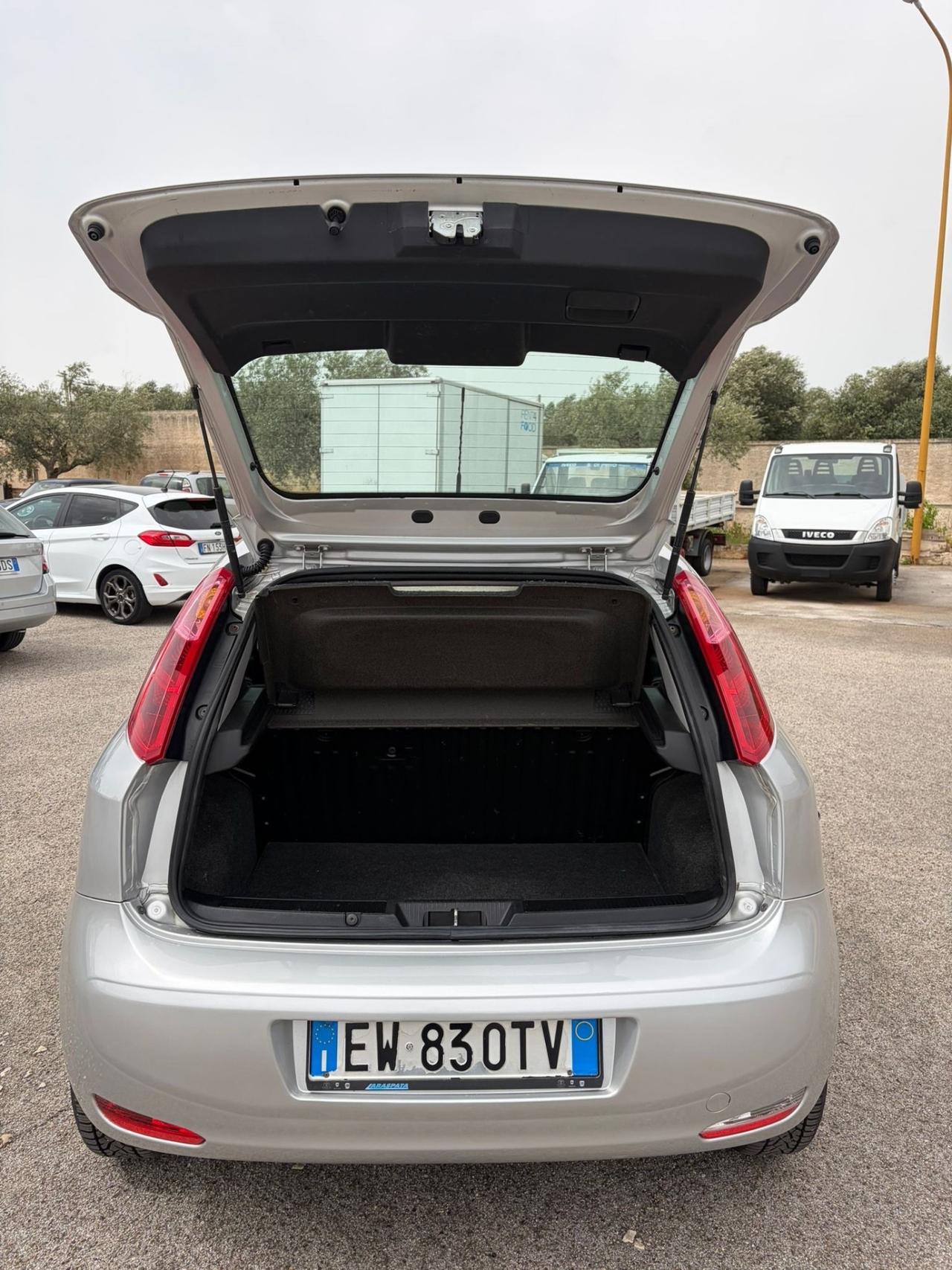 Fiat Punto 1.4 8V 5 porte Natural Power Street