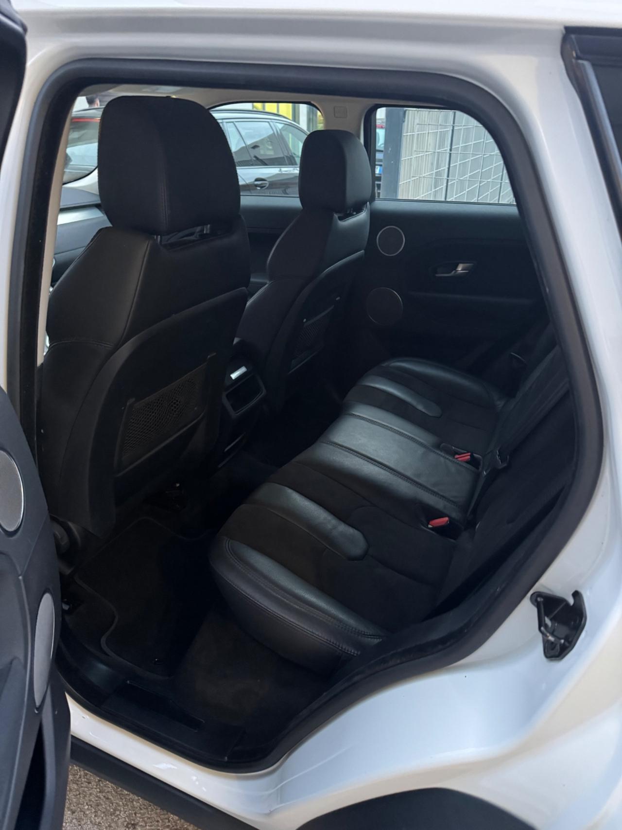 Land Rover Range Evoque 2.2 TD4 5p. Pure