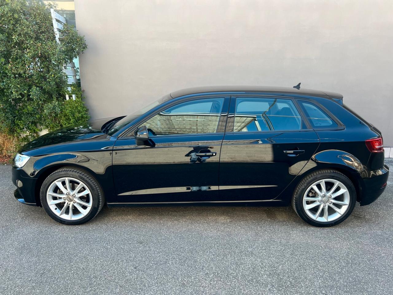 Audi A3 SPB Sportback 2.0 tdi 150CV Business NAVI/LED/17;