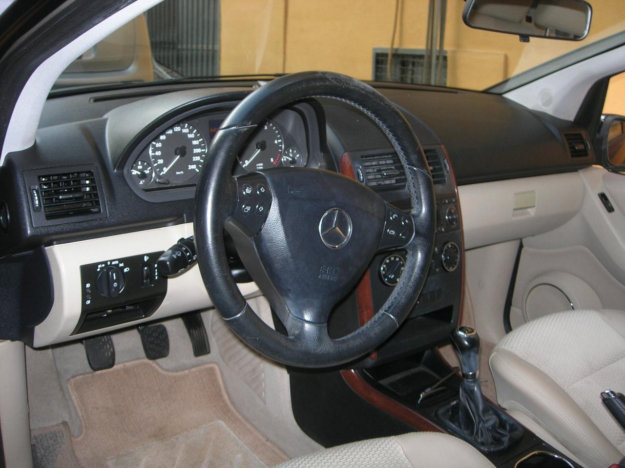 Mercedes-benz A 160 CDI BlueEFFICIENCY Premium