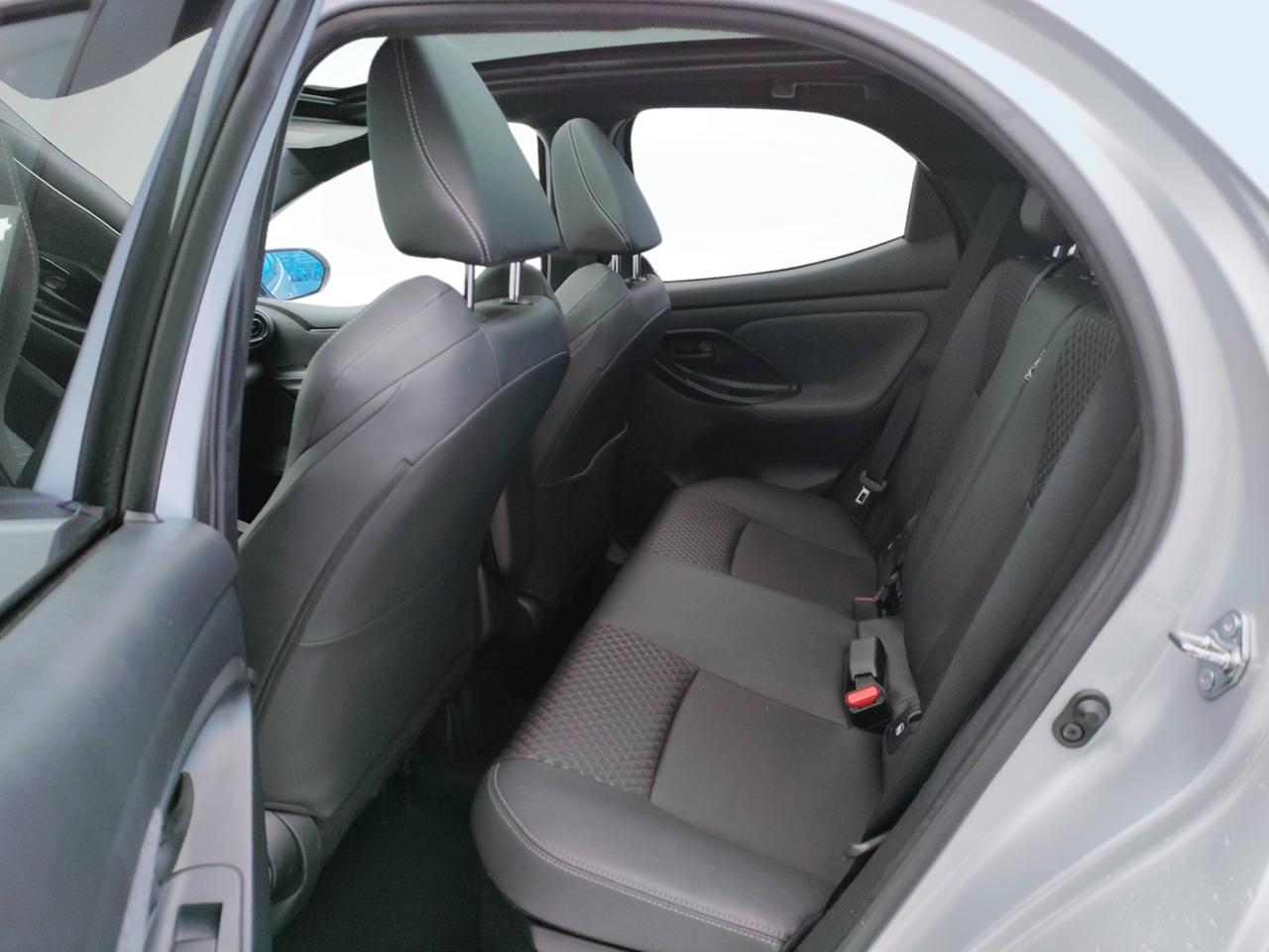 TOYOTA Yaris IV 2020 - Yaris 1.5h Lounge