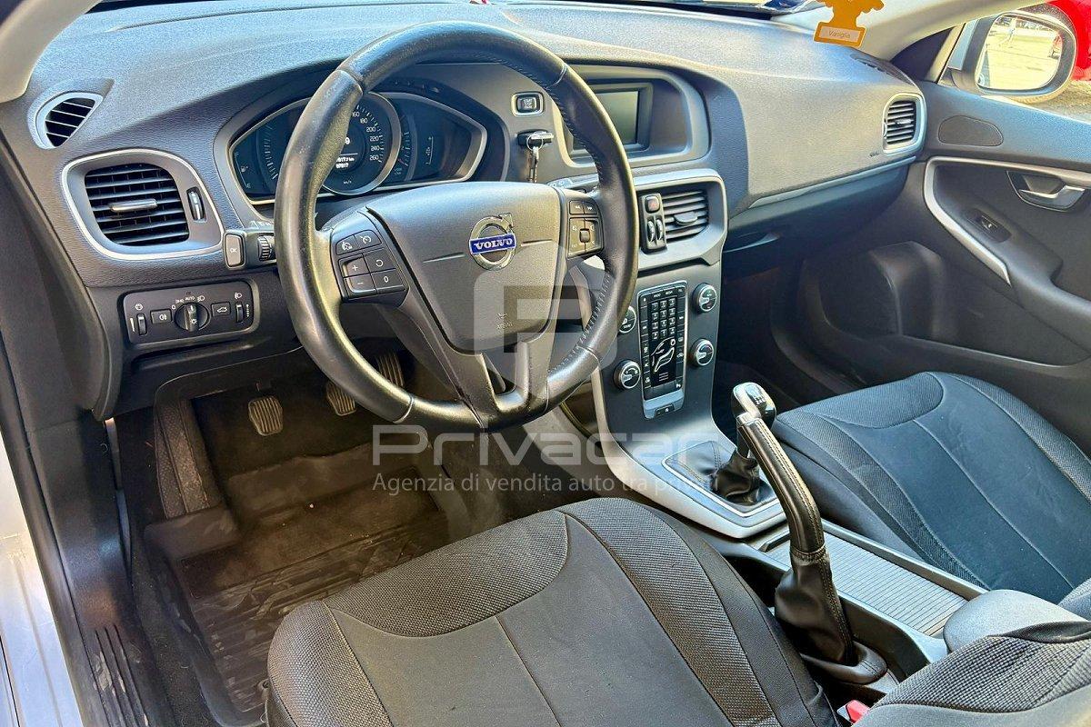 VOLVO V40 D2 R-design Kinetic