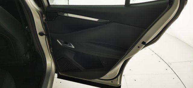 DS AUTOMOBILES DS 4 E-Tense 225 Cross Trocadero