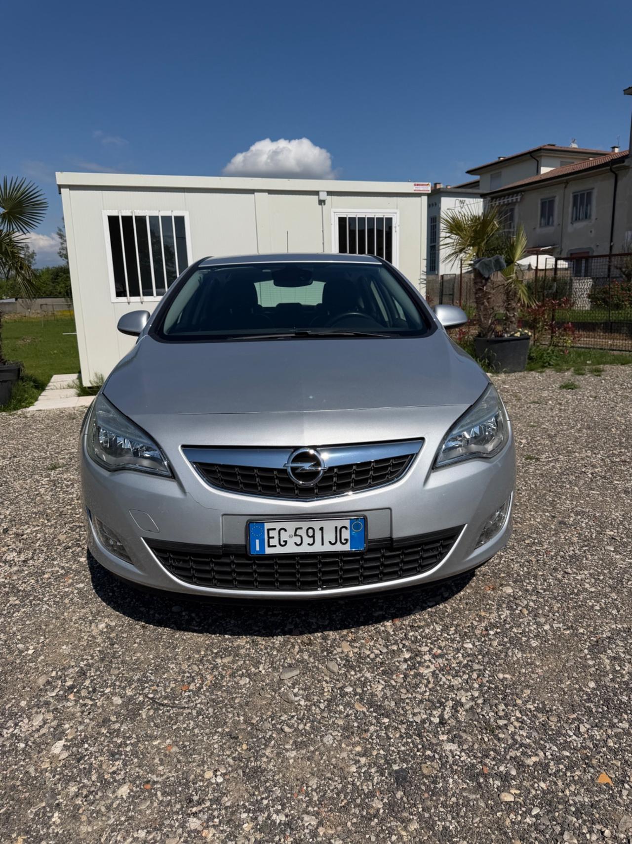 Opel Astra 1.3 CDTI 95CV S&S 5 porte Cosmo