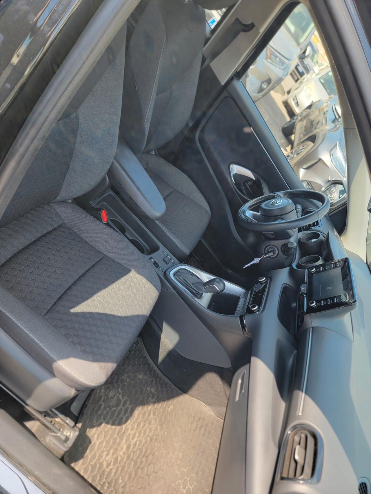 Toyota Yaris 1.5 Hybrid Trend SOLO 13 MILA KM !