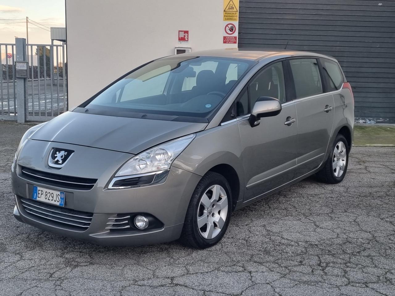 Peugeot 5008 1.6 VTi 120CV Active