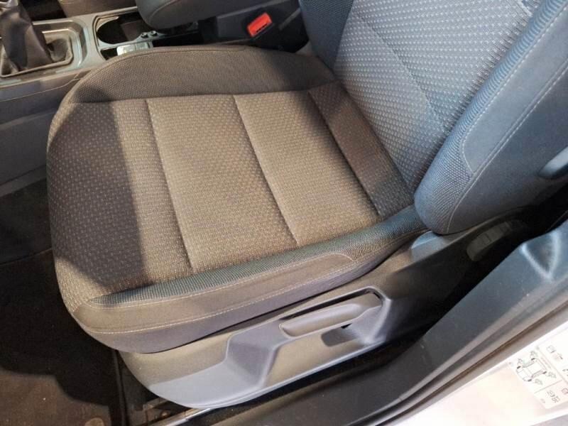 Volkswagen Touran 2.0 TDI 150 CV SCR DSG Business BlueMotion Technology