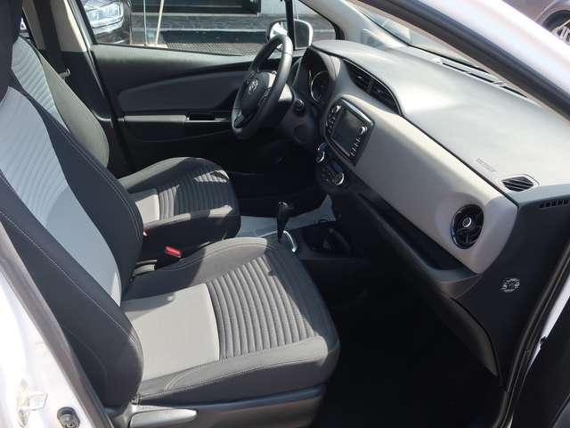 Toyota Yaris Yaris III 2017 5p 1.5h Business