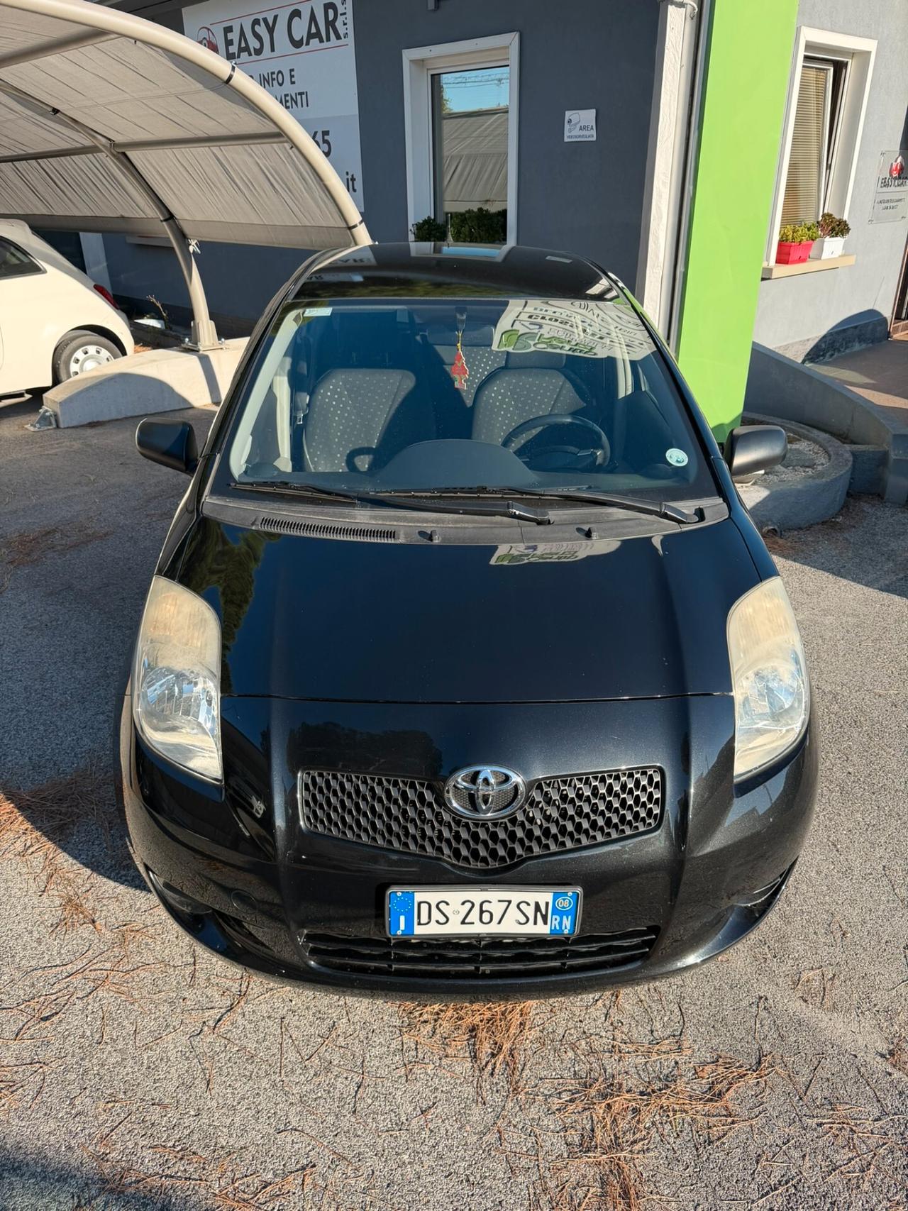 Toyota Yaris 1.0 5 porte Now