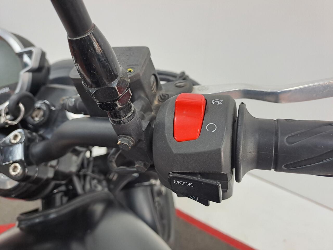 Moto Guzzi V7 Stone DA 65 € AL MESE – SENZA ANTICIPO