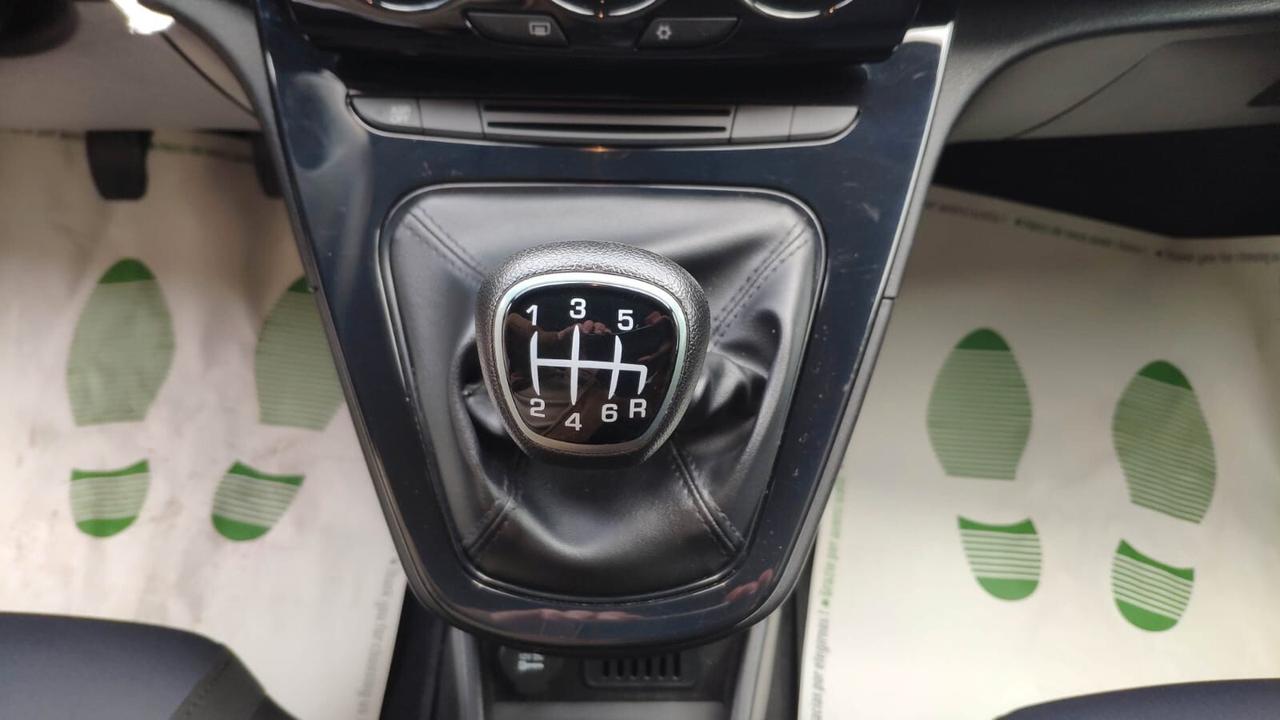 Lancia Ypsilon 1.0 FireFly 5 porte S&S Hybrid Platino