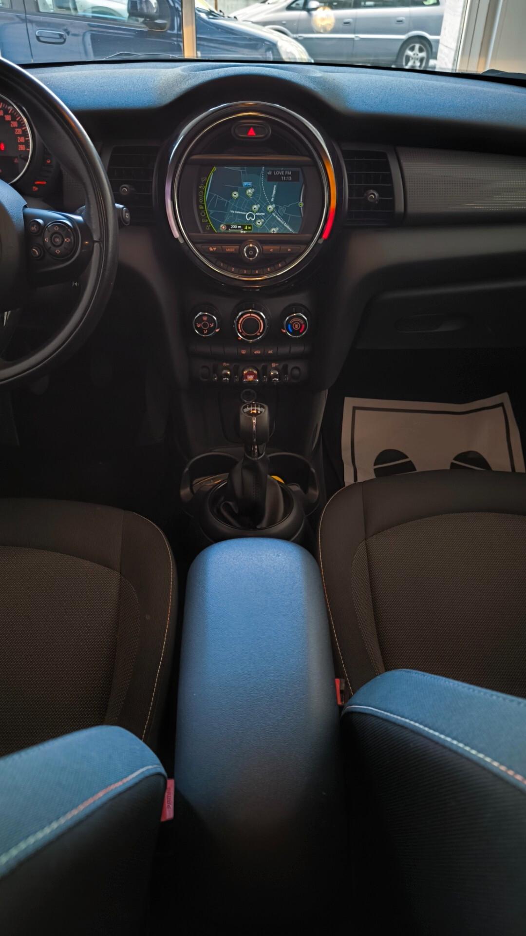 Mini 1.5 Cooper D Business 5 porte