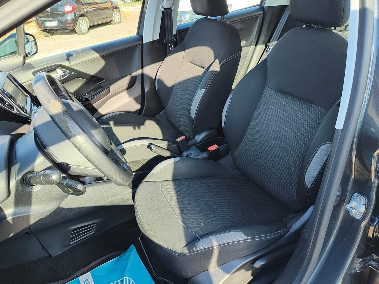 Peugeot 208 BlueHDi 75 5 1.6hdi adatta per neopate