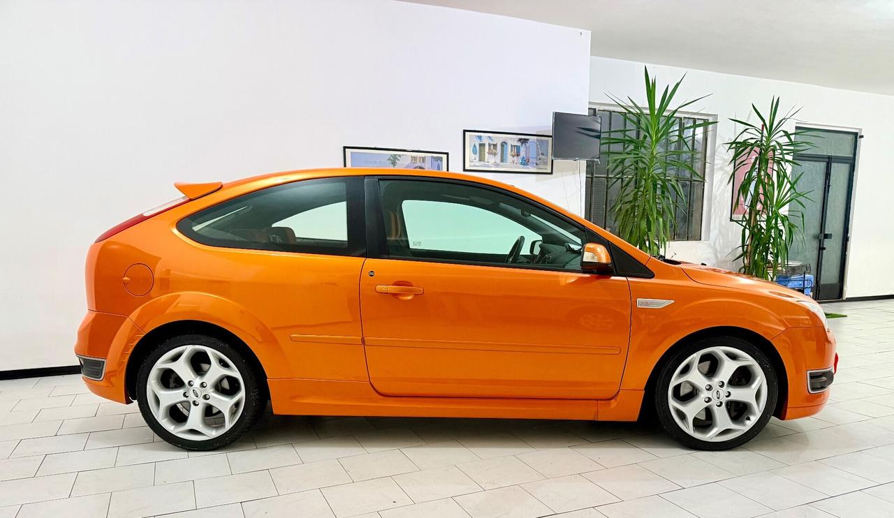 Ford Focus CC 2.5T (225CV) 20V 5p. ST