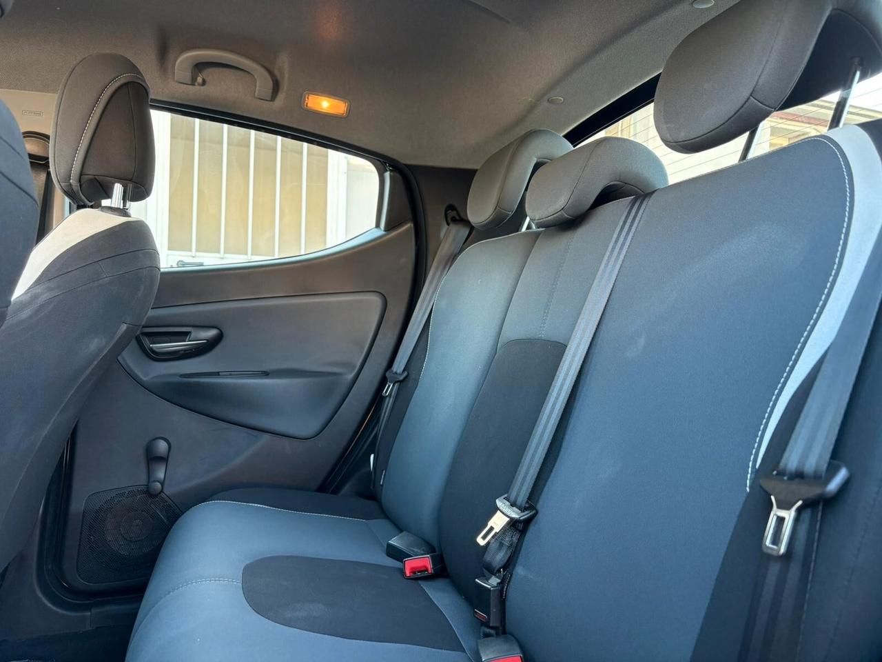 Lancia Ypsilon 1.2 69 CV 5 porte S&S Platinum
