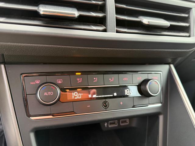 VOLKSWAGEN Polo 1.0 NAVI CARPLAY APPLE&ANDROID+2PDC+CLIMATRONIC