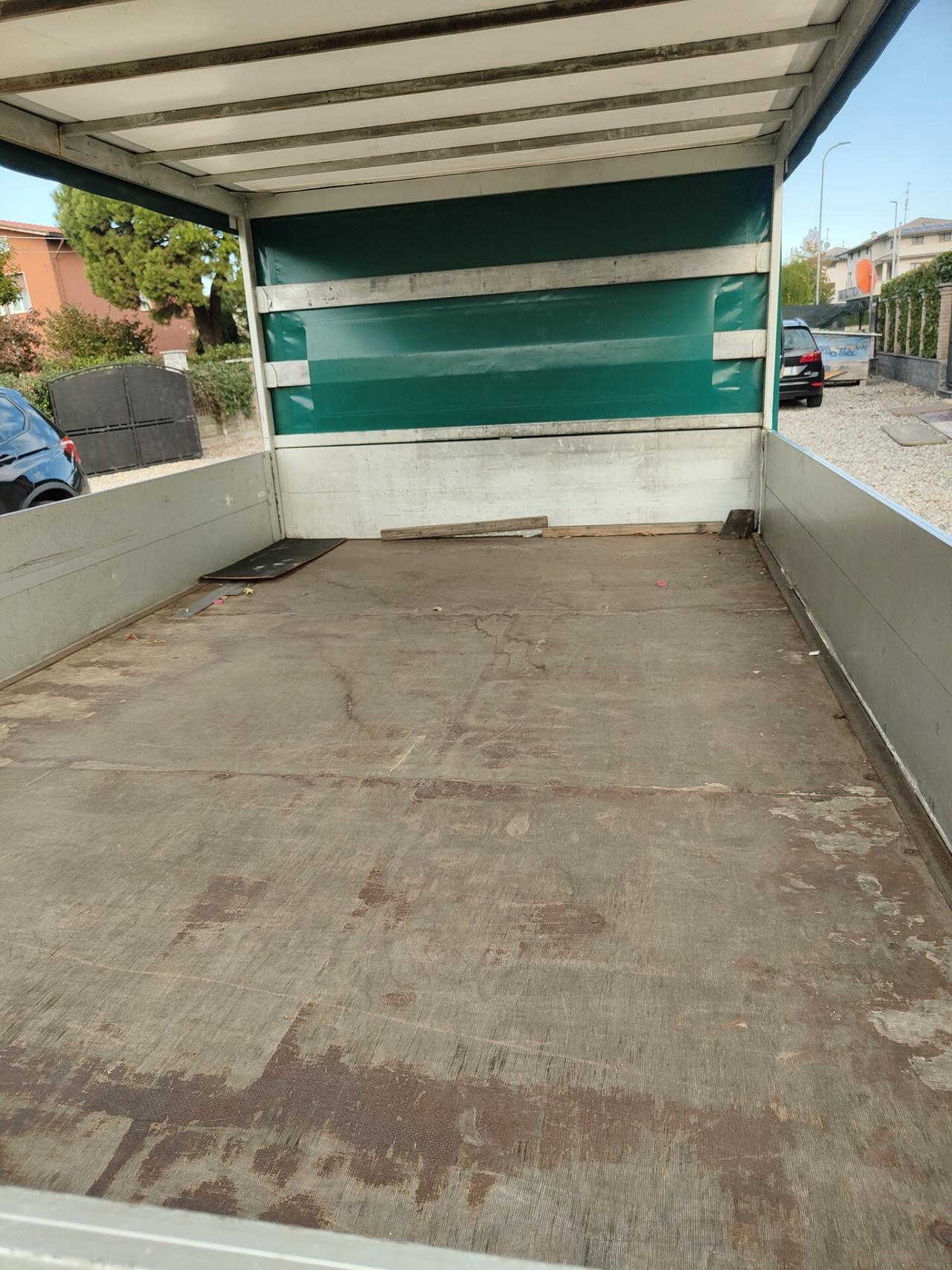 Iveco Daily 35.S10 anno 2010 con cassone fisso