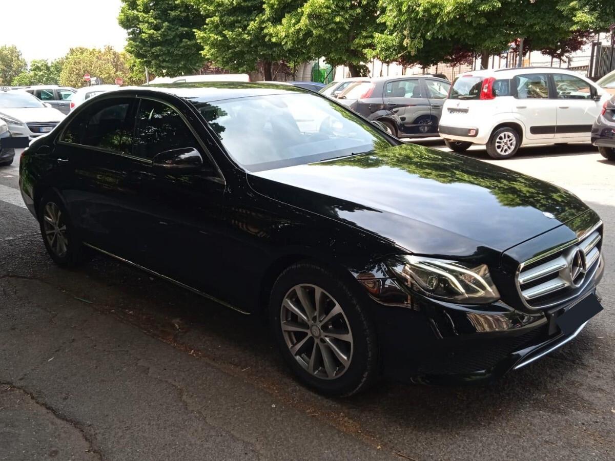 Mercedes-benz E 220 200 BlueTEC Premium