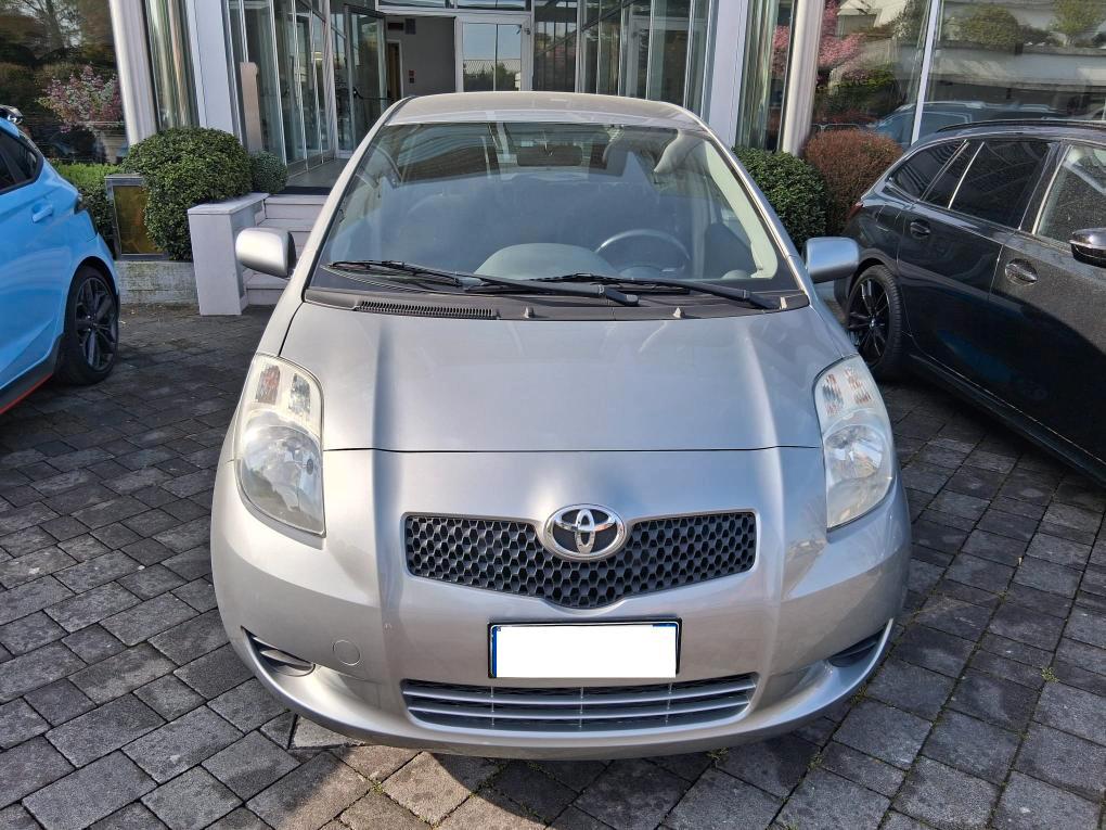 Toyota Yaris 1.0 BENZINA IDONEA NEOPATENTATI, UNICO PROPRIETARIO