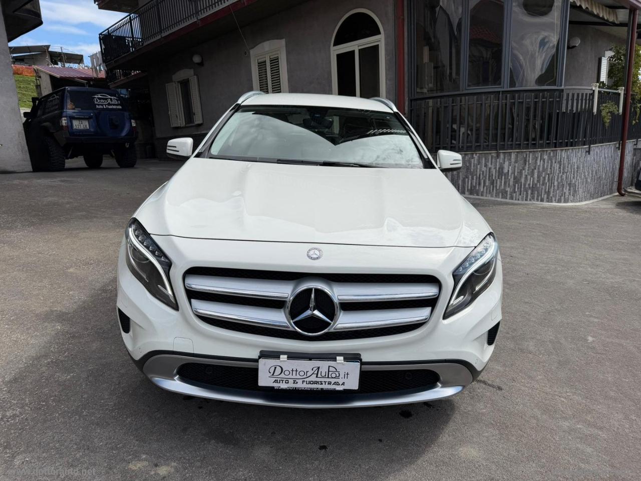 MERCEDES-BENZ GLA 200 d Automatic 4Matic Premium