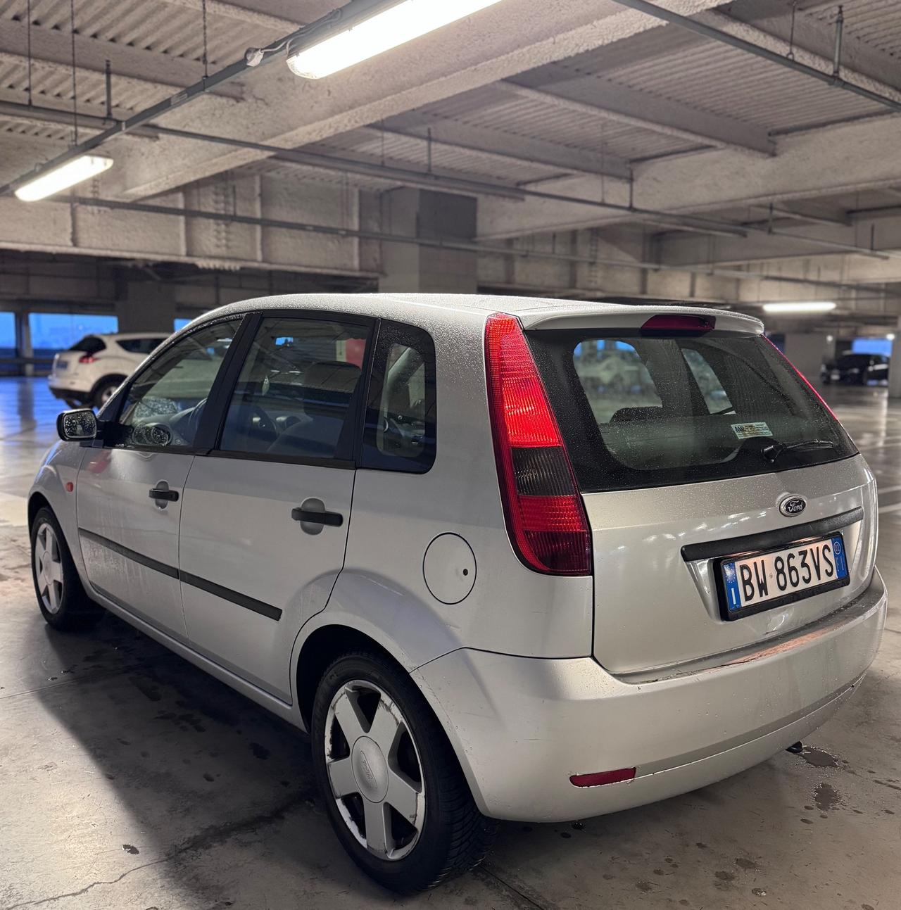 Ford Fiesta 1.4 16V 5p. Ghia