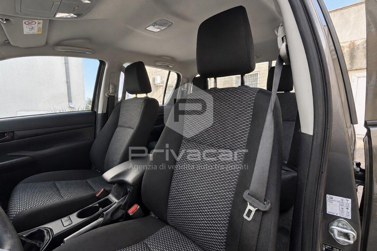 TOYOTA Hilux 2.4 D-4D 4WD 4 porte Double Cab Lounge