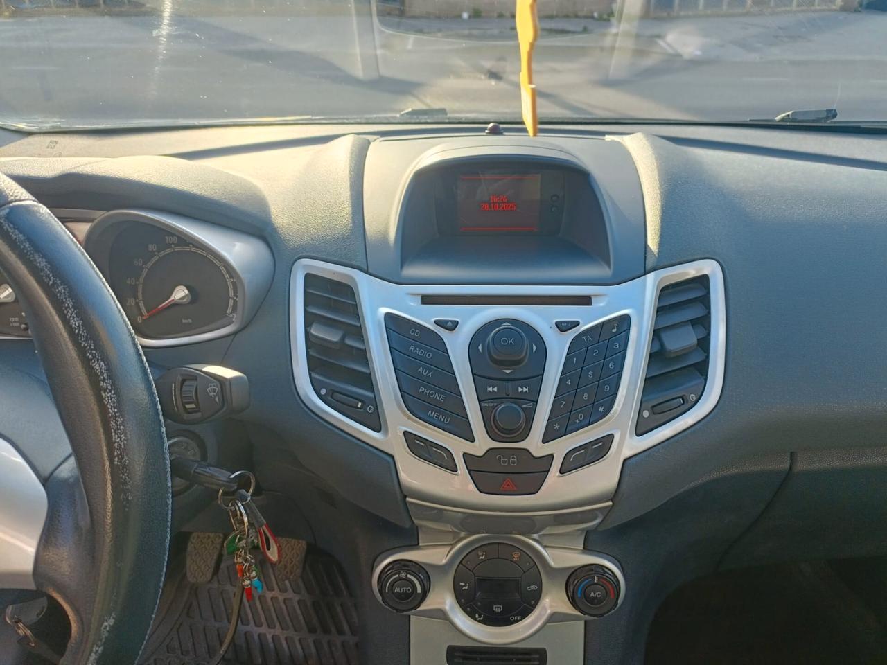 Ford Fiesta 1.4 5 porte Bz.- GPL Titanium