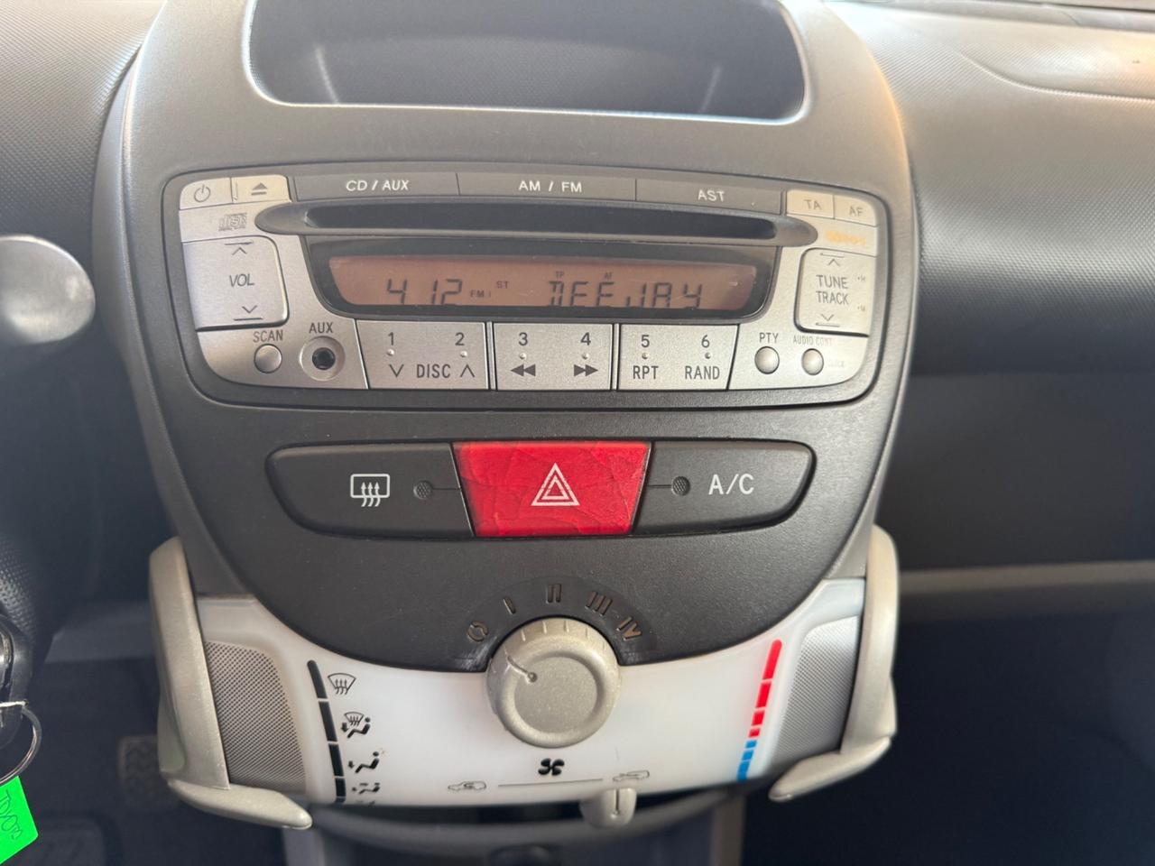 Toyota Aygo 1.0 12V VVT-i 5 porte Sol