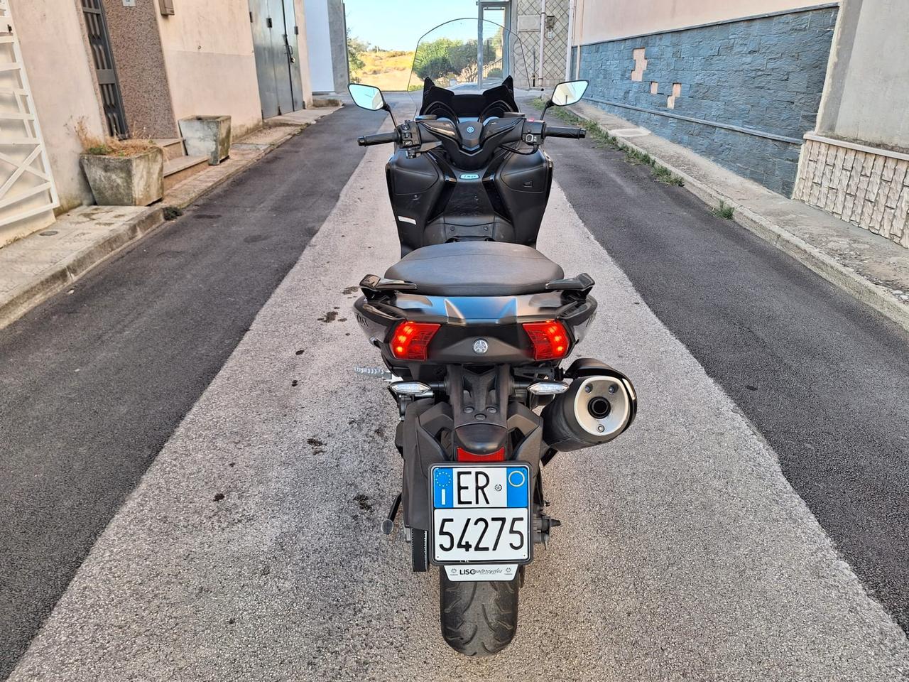 Yamaha T Max SX