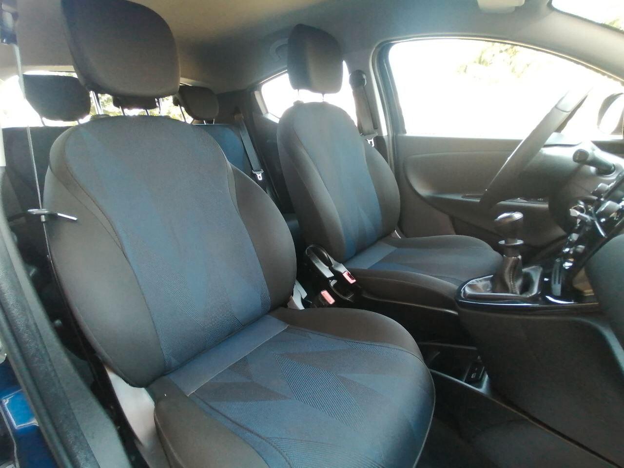 Lancia Ypsilon 1.2 69 CV 5 porte Gold