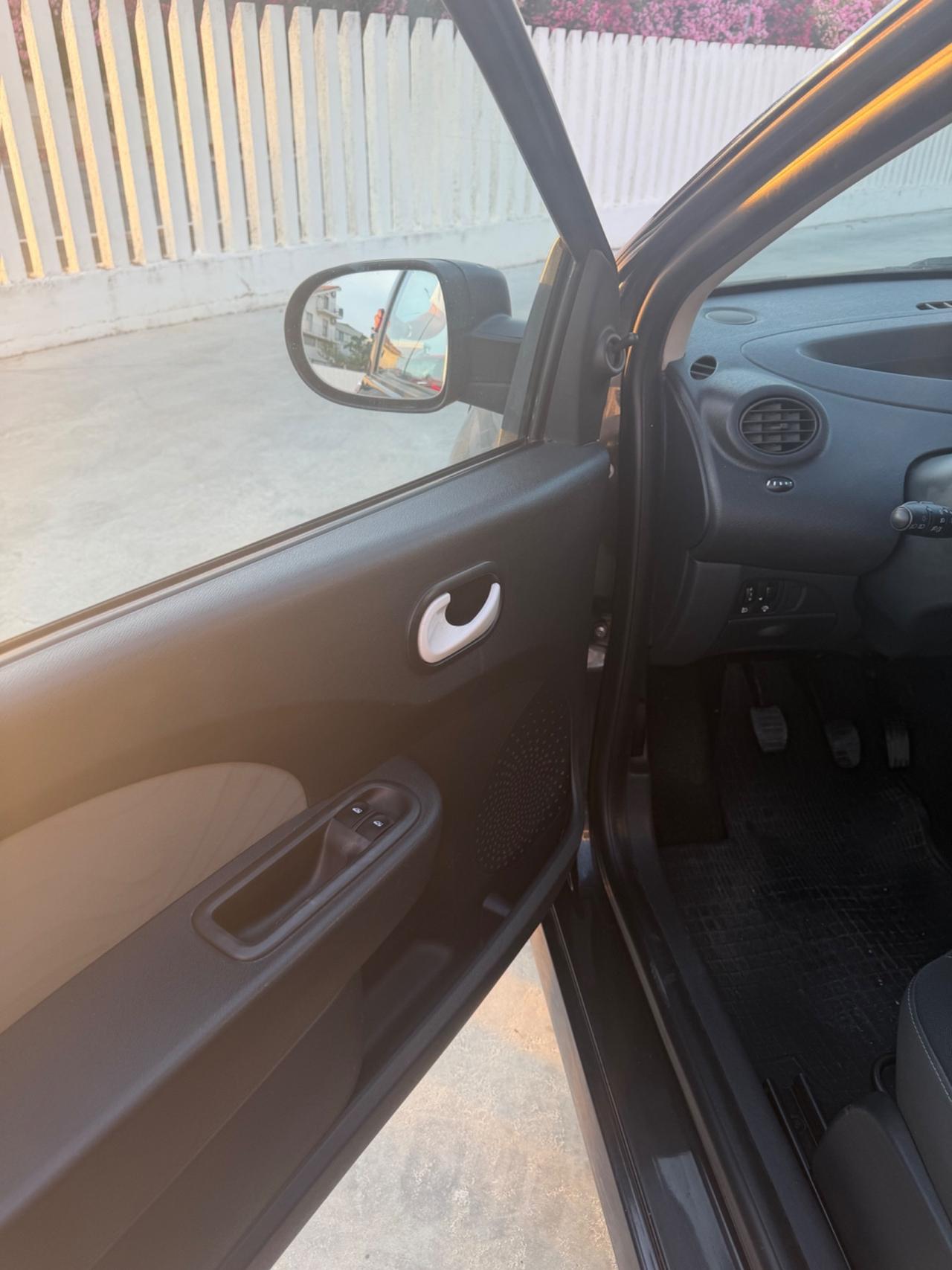 Renault Twingo 1.2 16V Etoile