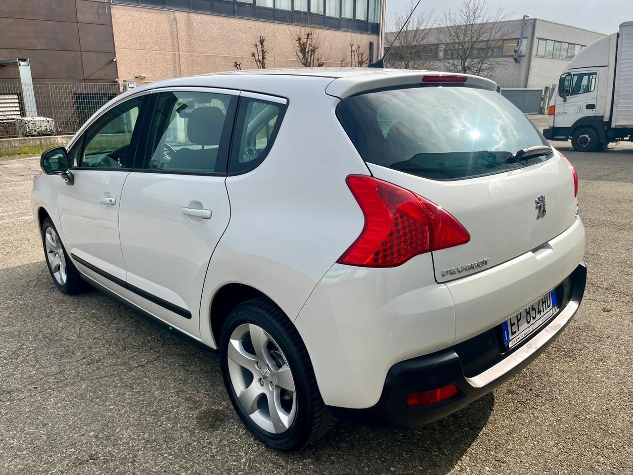 Peugeot 3008 1.6hdi 2012 118.000km cambio robotizzato perfetta