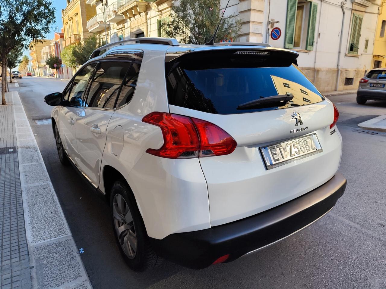 Peugeot 2008 1.2 BENZINA 82CV ALLURE TETTO