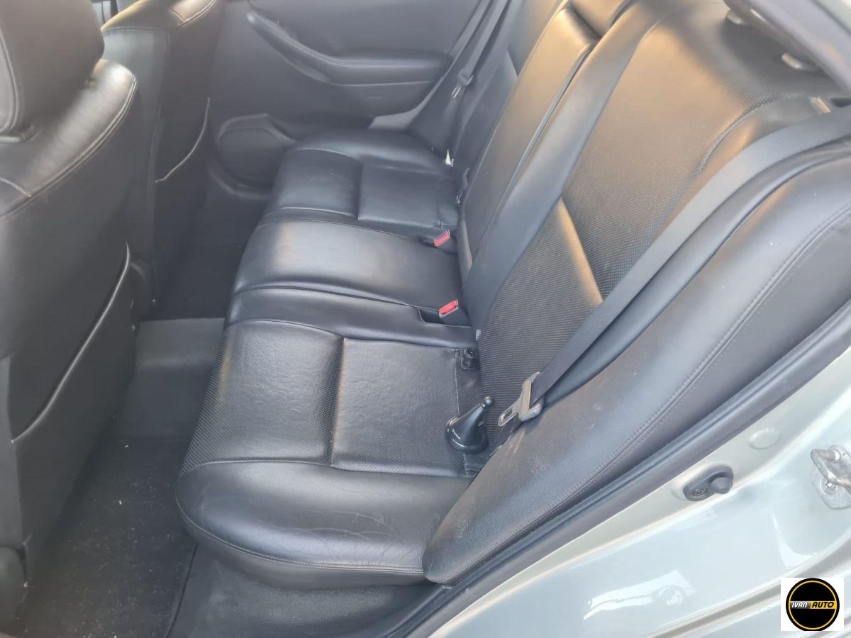 TOYOTA Avensis Benzina
