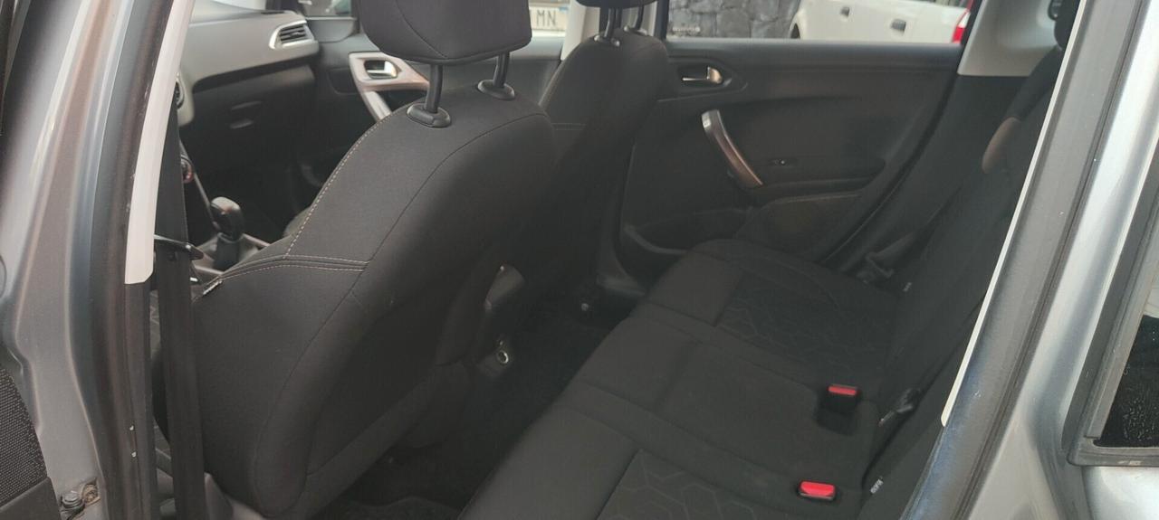 Peugeot 2008 BlueHDi 100 Allure