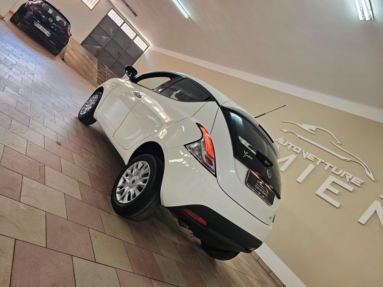 Lancia Ypsilon 0.9 TwinAir 85 CV 5 porte Metano Ecochic Gold