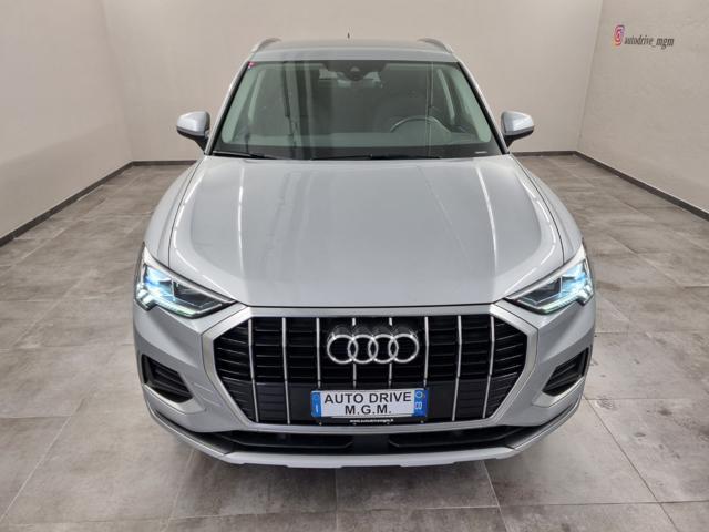 AUDI Q3 35 TFSI Business Advanced