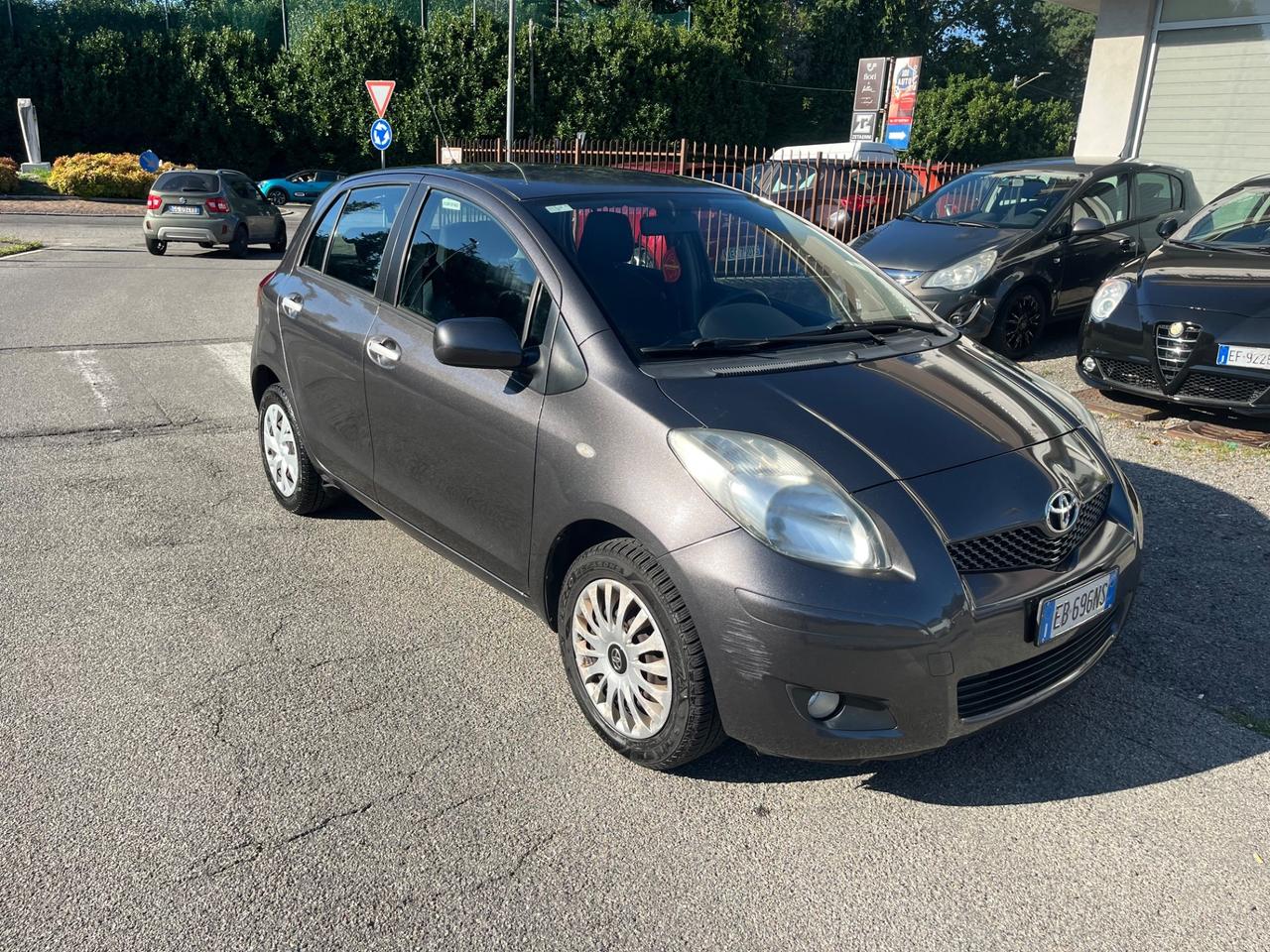 Toyota Yaris 1.0 5 porte Sol