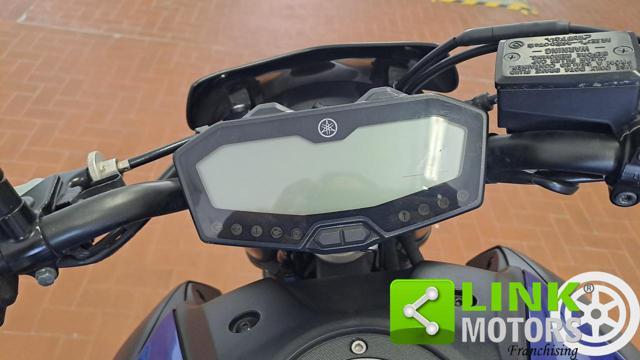 YAMAHA MT-07 .