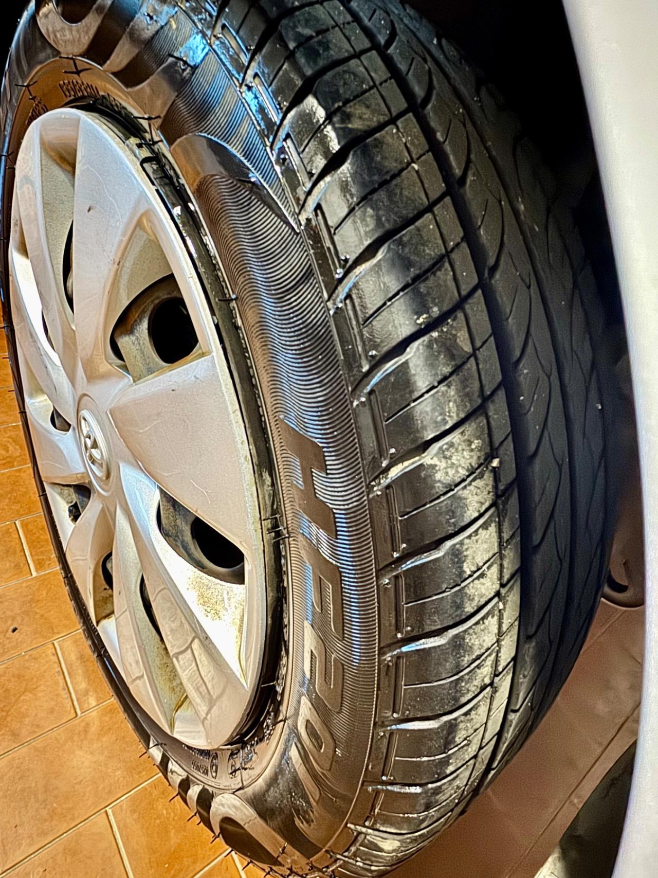 Toyota Aygo 1.0 12V VVT-i 5 porte Orange Connect