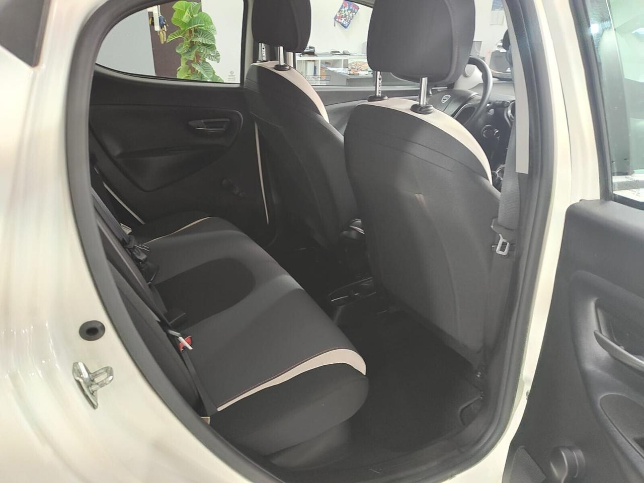 Lancia Ypsilon 1.2 69 CV 5 porte GPL Ecochic Plati