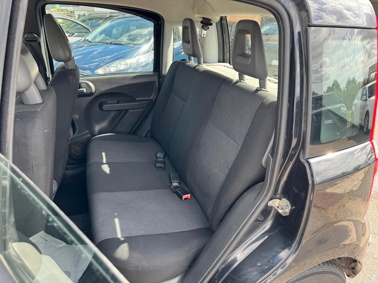 Fiat Panda 1.2 BENZINA NEOPATENTATI 2011