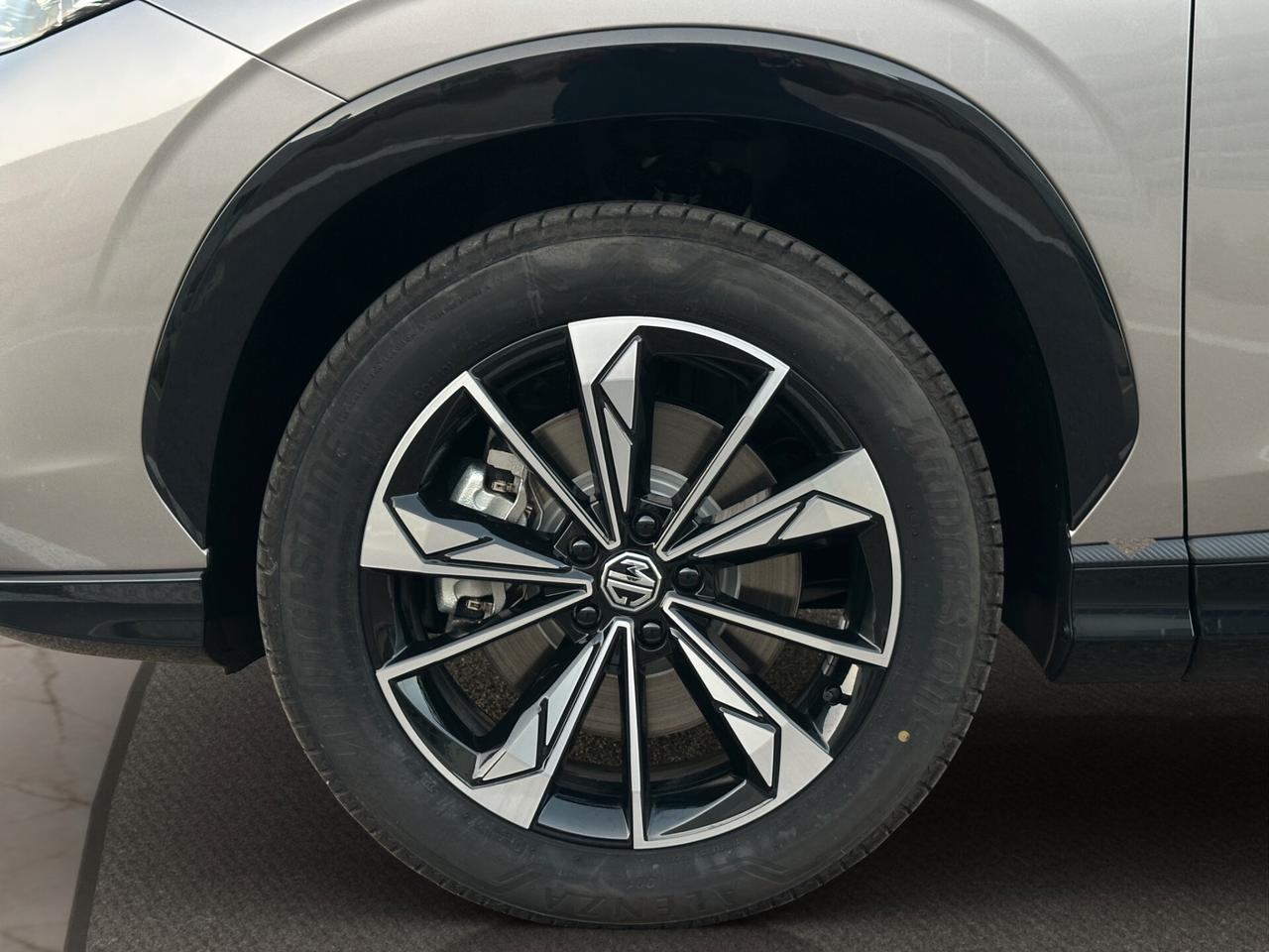 Mg HS HEV Luxury