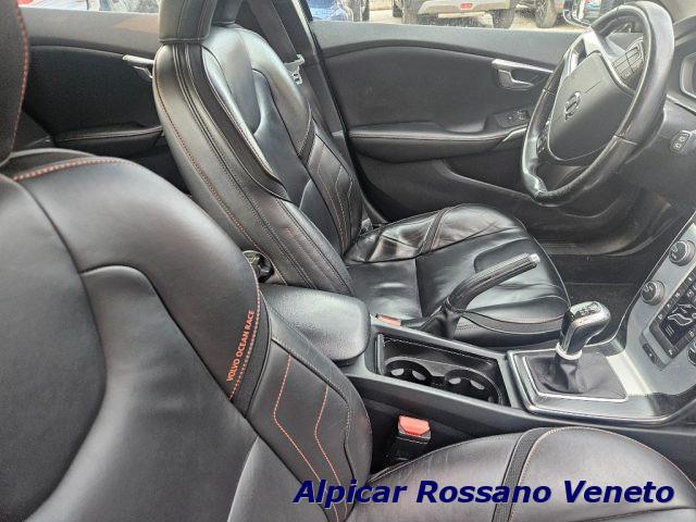 VOLVO V40 D2 R-design cross