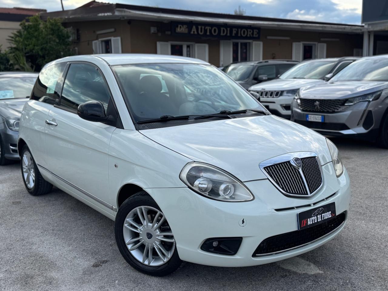 Lancia Ypsilon 1.4 Unyca