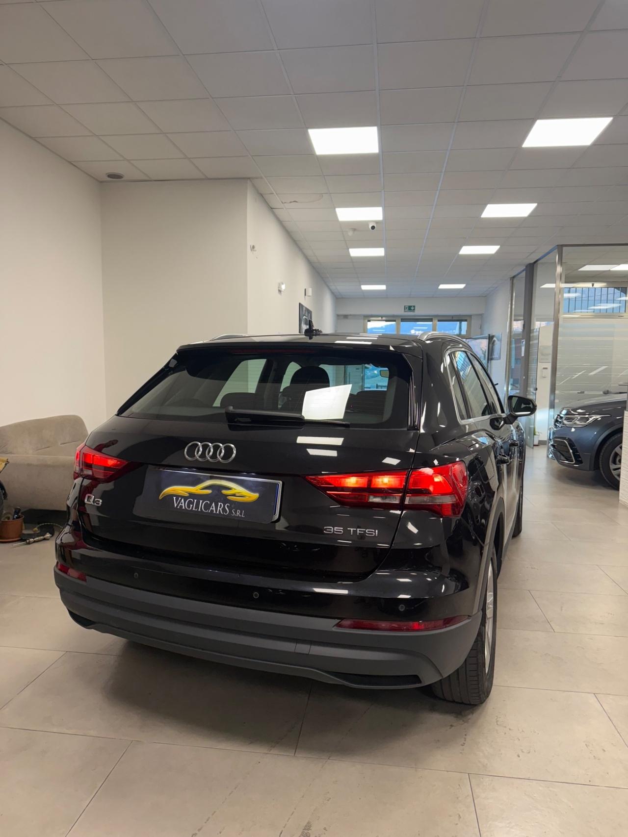 Audi Q3 35 TFSI Business Advanced