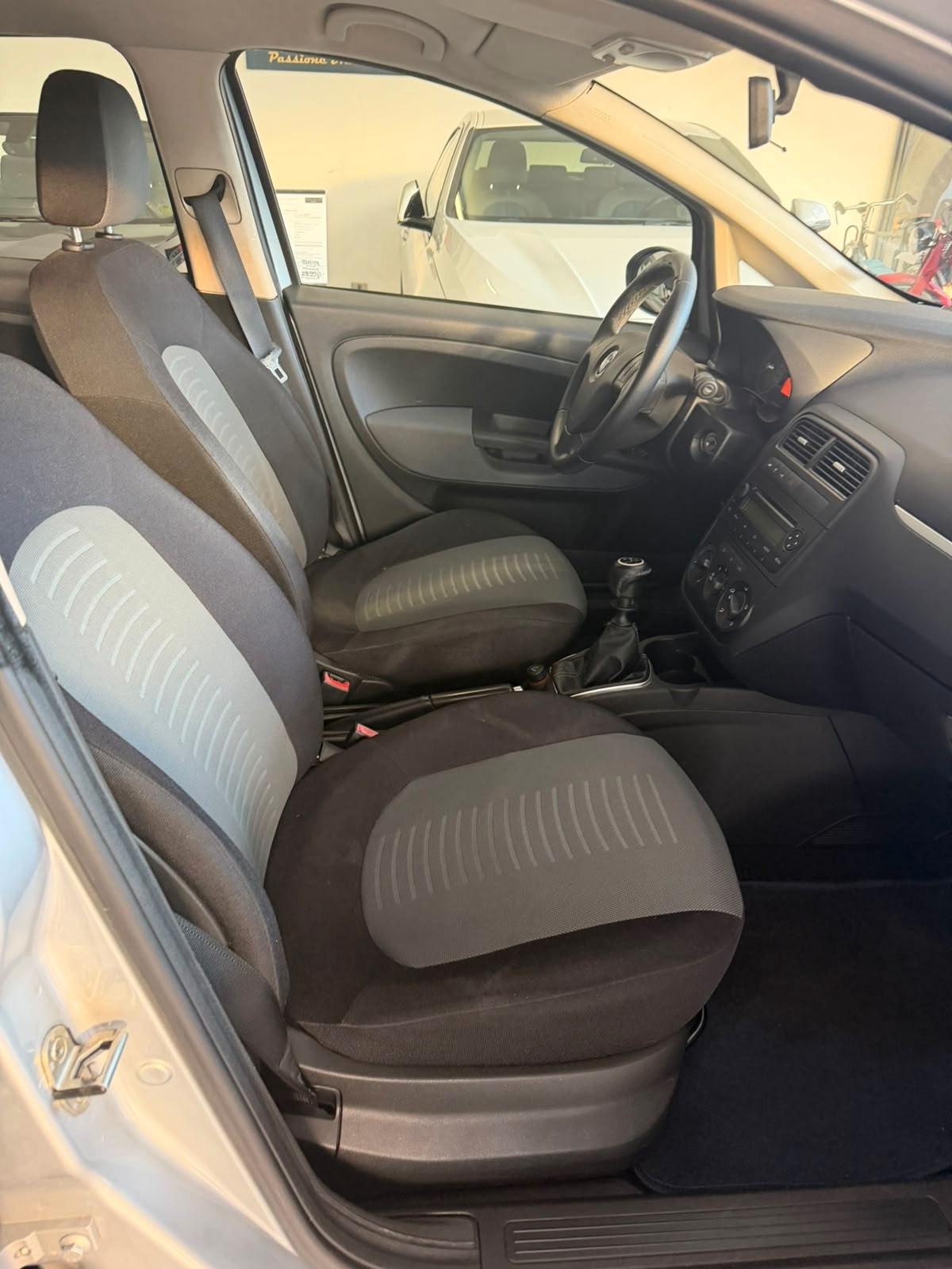 Fiat Punto 1.2 Dynamic 65cv 5p NEOPATENTATI
