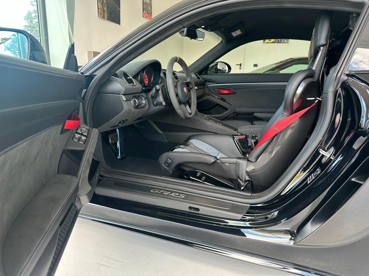 Porsche Cayman 718 4.0 GT4 RS PDK